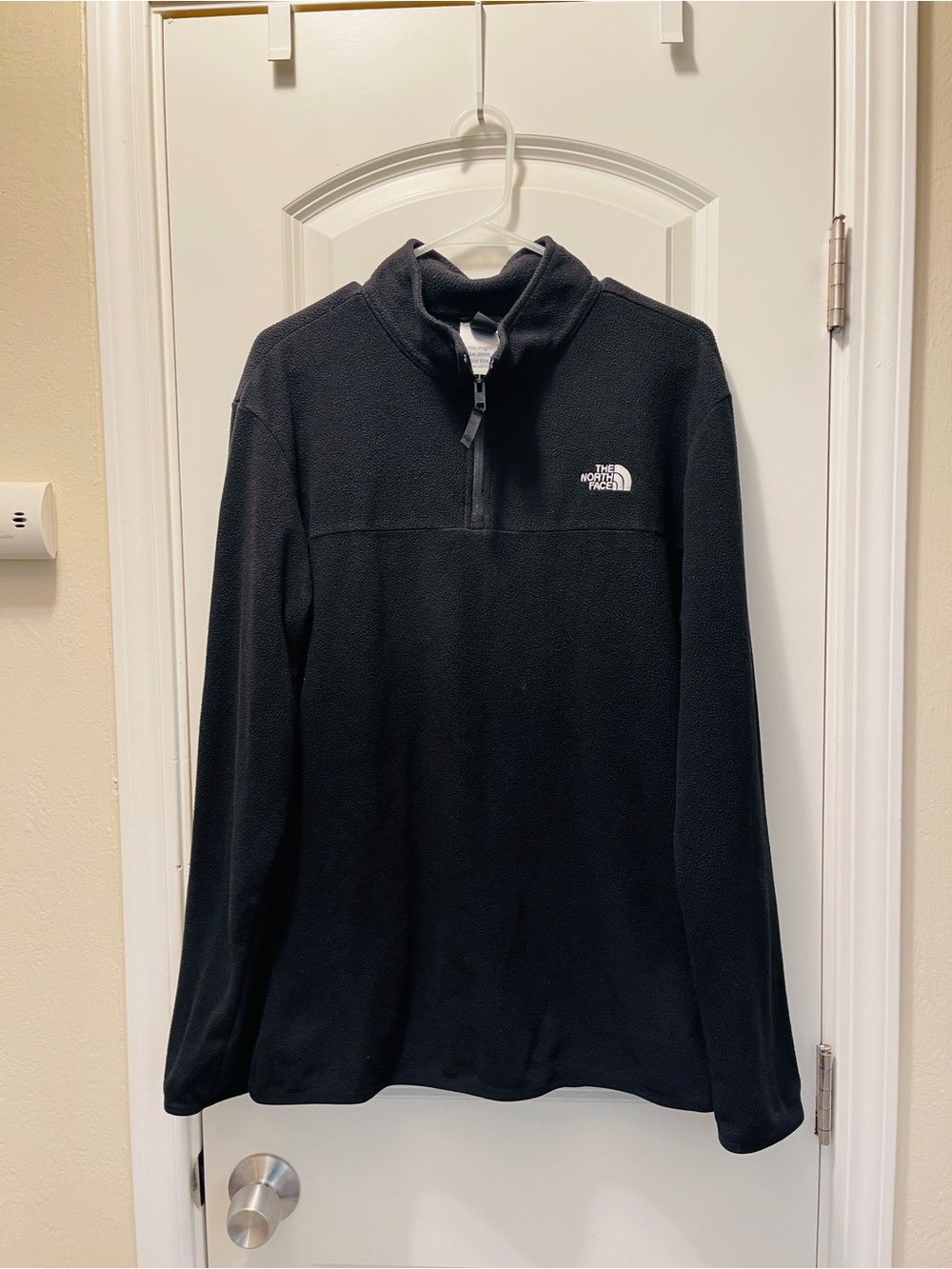 The North Face Men’s Black Half-Zip Fleece Pullover